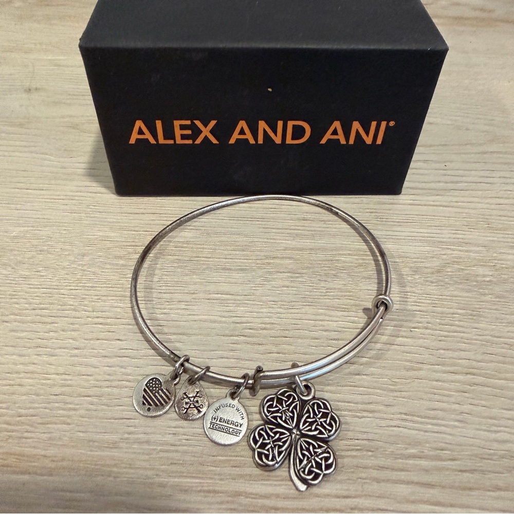 Alex & Ani 2017 Four Leaf Clover charm bangle bracelet Energy collection